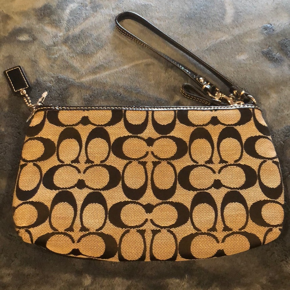Coach Wristlet - Picture 3 of 12